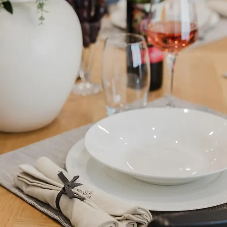 Mlh Village 3bed With Views By Homely! Apartament *