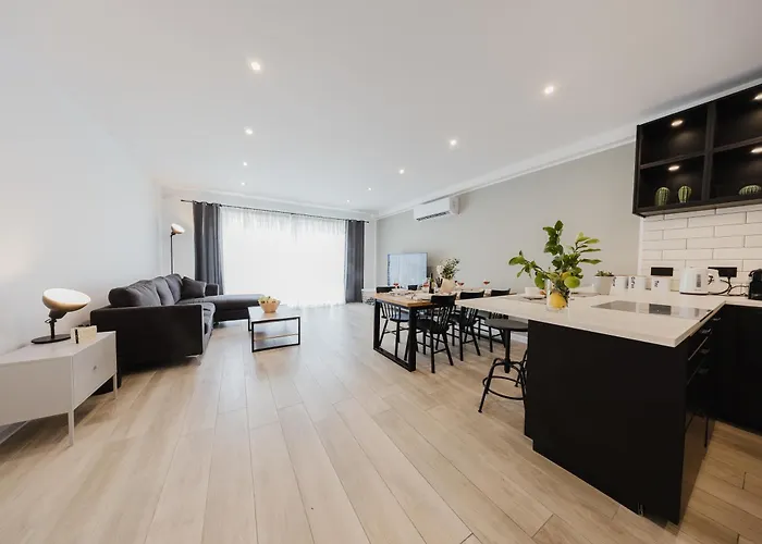 Mlh Village 3bed With Views By Homely!